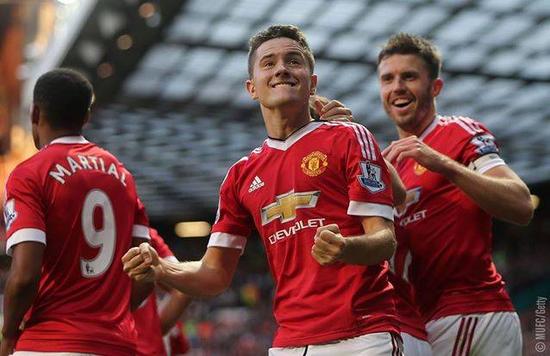 的双持球牵 的双持球牵